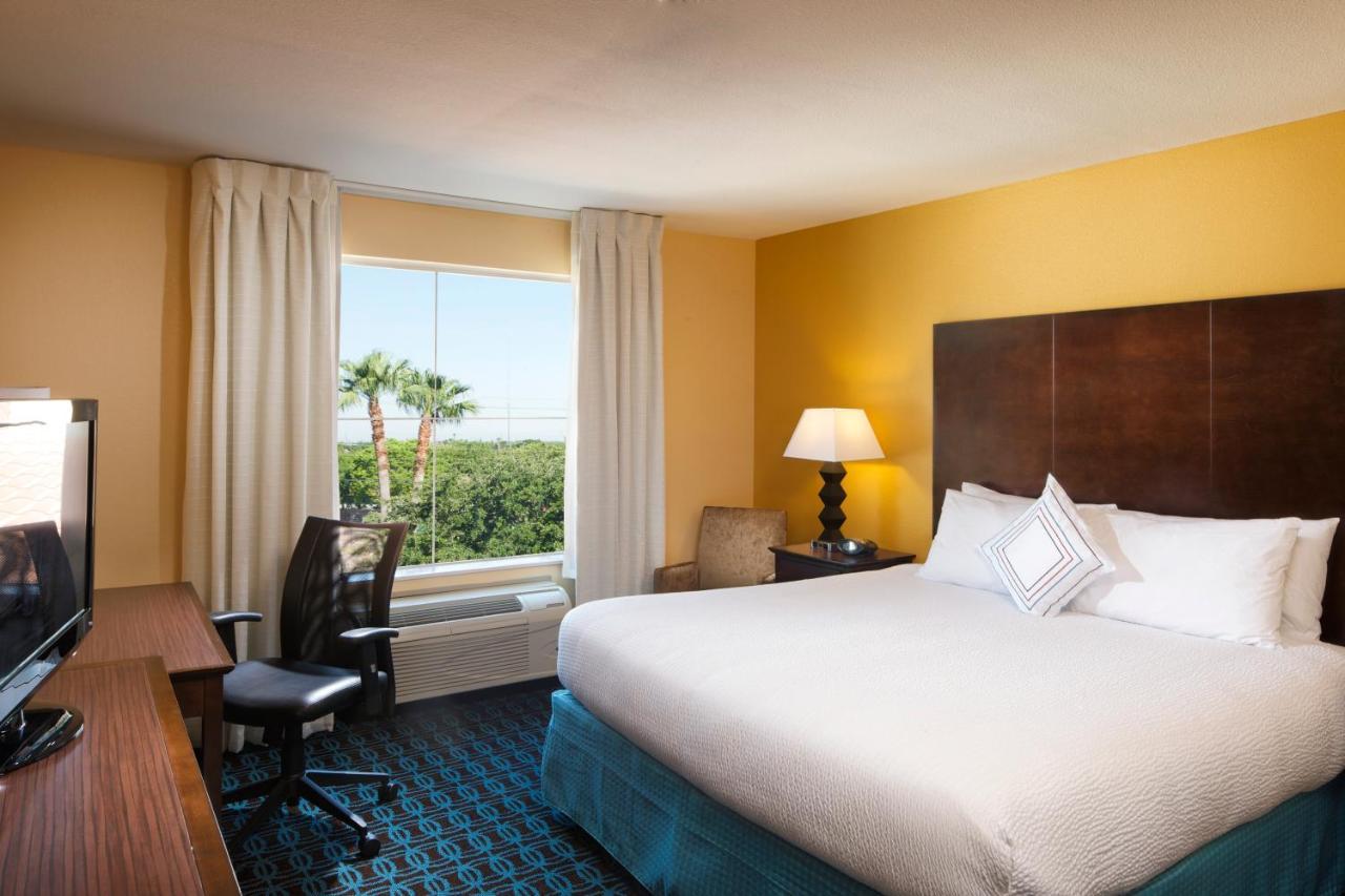 Fairfield Inn & Suites Houston Intercontinental Airport Exterior photo