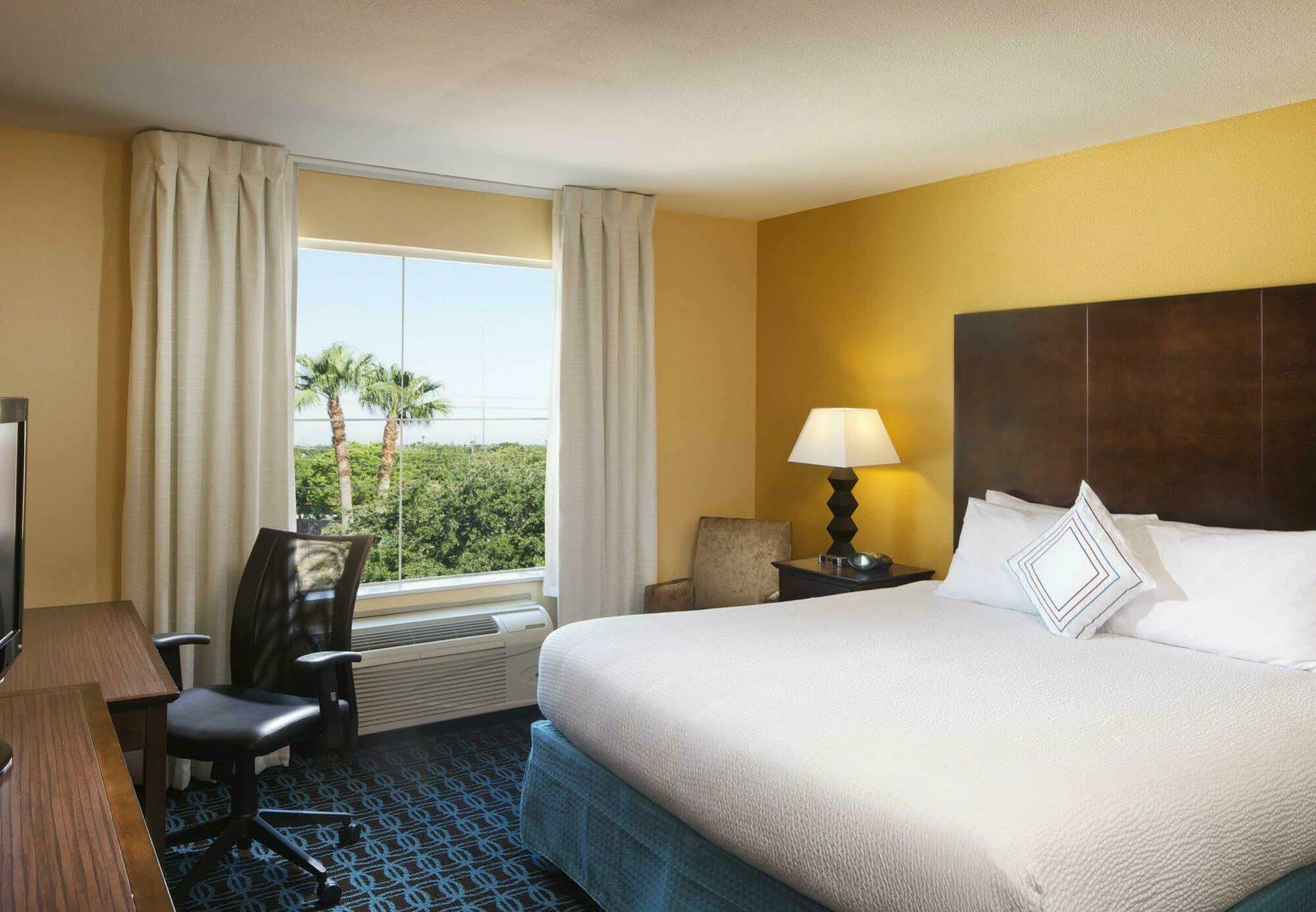 Fairfield Inn & Suites Houston Intercontinental Airport Exterior photo
